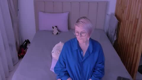 Sabrina MacMarren online show from March 2026 08:45:02 PM