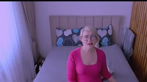 Snapshot of sabrinamacmarren chatting on April 2026 10:03:02 AM Sabrina MacMarren online show from April 2026 10:03:02 AM