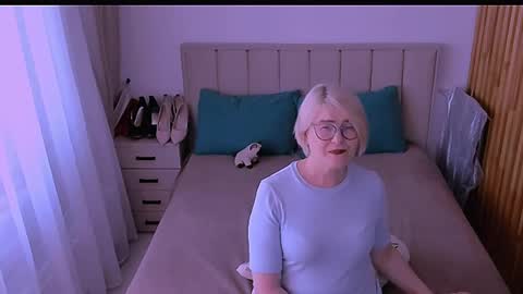 Snapshot of sabrinamacmarren chatting on May 2026 03:53:02 PM Sabrina MacMarren online show from May 2026 03:53:02 PM