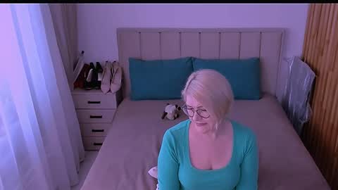 Snapshot of sabrinamacmarren chatting on May 2026 04:34:02 PM Sabrina MacMarren online show from May 2026 04:34:02 PM