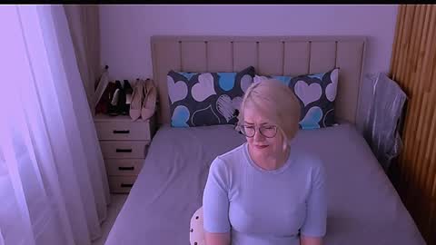 Snapshot of sabrinamacmarren chatting on May 2026 03:28:01 PM Sabrina MacMarren online show from May 2026 03:28:01 PM