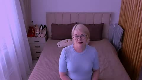 Snapshot of sabrinamacmarren chatting on May 2026 02:23:01 PM Sabrina MacMarren online show from May 2026 02:23:01 PM