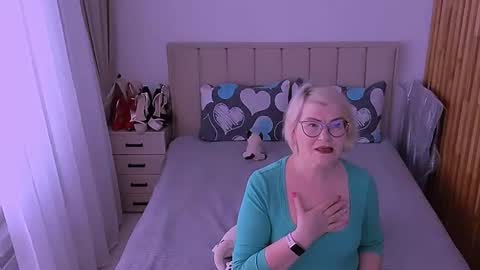 Snapshot of sabrinamacmarren chatting on June 2026 10:13:02 AM Sabrina MacMarren online show from June 2026 10:13:02 AM