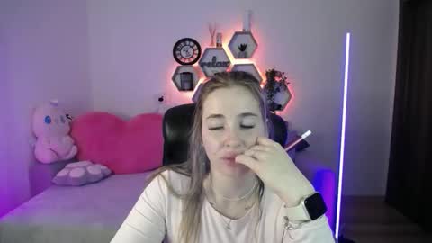 Sabrina Violet online show from April 2026 08:06:01 AM