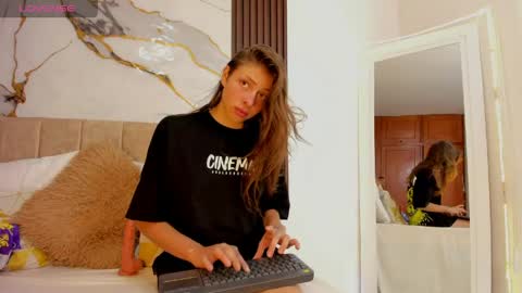scarlet fox75 online show from May 2026 06:48:01 PM
