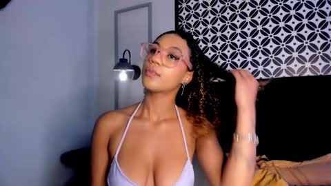 Sophie online show from October 2025 05:28:01 AM