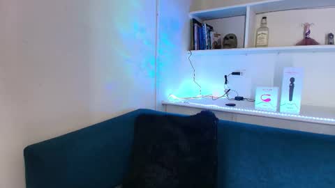 Cami online show from November 2025 07:45:01 AM