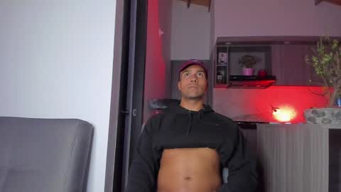 Snapshot of sag_1998 chatting on December 2024 04:43:02 AM Sag online show from December 2024 04:43:02 AM