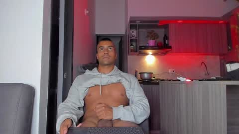 Snapshot of sag_1998 chatting on December 2024 01:40:02 AM Sag online show from December 2024 01:40:02 AM