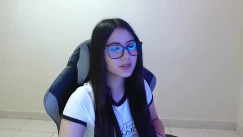 Sahaliefox  online show from October 2025 07:24:02 PM