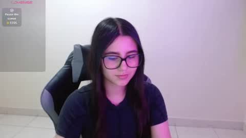 Sahaliefox  online show from November 2025 10:09:02 PM