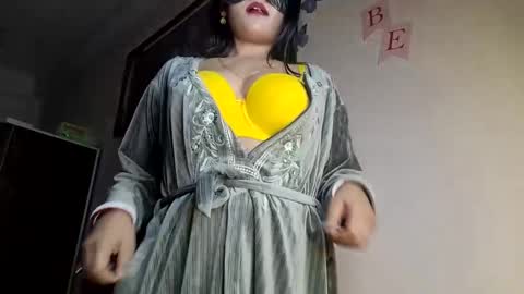 Snapshot of sahani2208 chatting on December 2024 06:53:02 PM Queen Archana online show from December 2024 06:53:02 PM