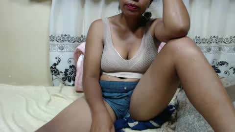 sahobelle online show from February 2025 06:33:01 PM