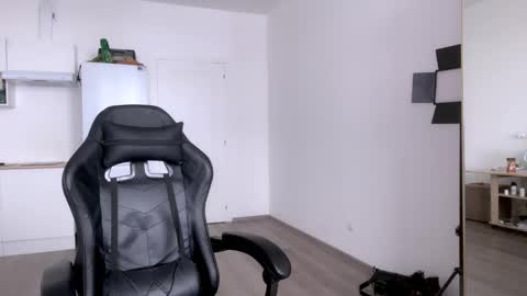 Sofia online show from February 2025 07:23:01 AM