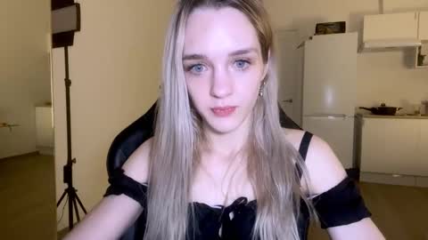 Sofia online show from March 2025 09:37:02 PM