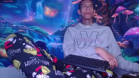 Snapshot of saint_boyy chatting on January 2025 06:00:01 AM saint boy online show from January 2025 06:00:01 AM