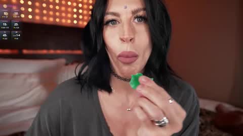 saintjade online show from November 2025 04:25:02 AM