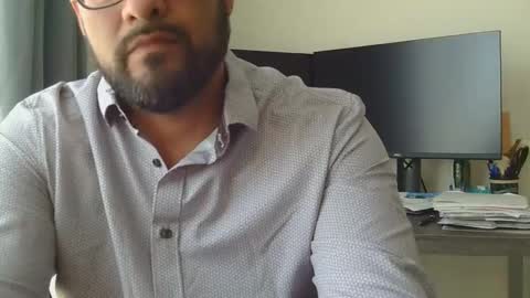 sal cumplaciente online show from May 2026 07:20:01 PM