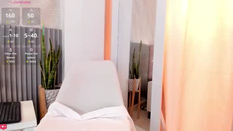 Silvia online show from December 2025 02:03:01 PM