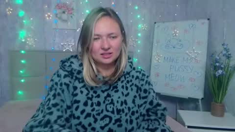 Snapshot of sallyverda chatting on October 2025 02:19:01 AM Sally online show from October 2025 02:19:01 AM