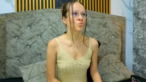 salome_cruxx online show from April 2026 11:43:01 AM