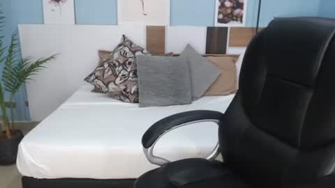 salome_veles online show from July 2026 06:04:02 PM