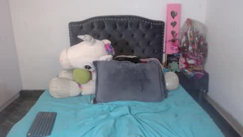 yenny online show from November 2025 03:38:02 AM