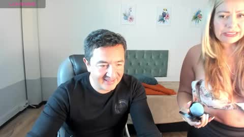 Snapshot of sam_and_molly chatting on January 2025 07:32:01 PM Sam and Molly online show from January 2025 07:32:01 PM