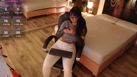 SAM MANSON online show from November 2025 02:06:02 PM