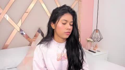 Snapshot of samantaa_shy chatting on October 2025 03:40:02 AM sam  online show from October 2025 03:40:02 AM