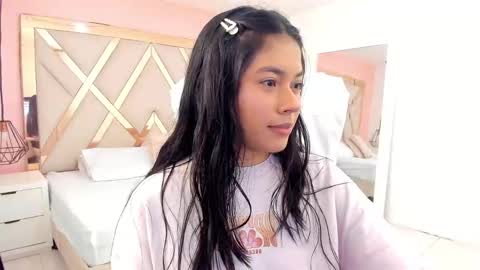 Snapshot of samantaa_shy chatting on October 2025 02:34:01 AM sam  online show from October 2025 02:34:01 AM