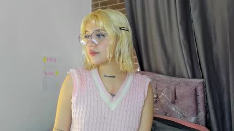 samantha_browwnn online show from March 2026 06:58:01 PM