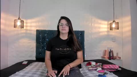samantha_foxyy online show from April 2026 12:03:01 PM