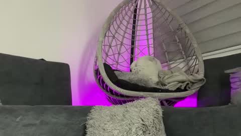 Samantha Bernardo online show from May 2026 04:20:01 AM