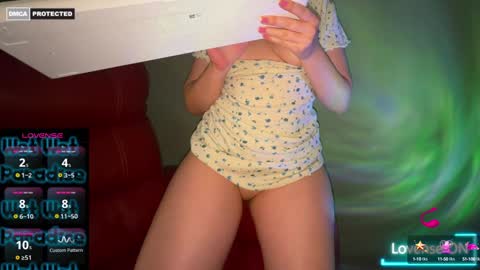 Snapshot of samanthaloves469902 chatting on December 2024 06:45:01 AM Samanthaxoxo online show from December 2024 06:45:01 AM