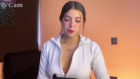 Snapshot of samara_lam chatting on January 2025 01:15:01 PM Sammy online show from January 2025 01:15:01 PM