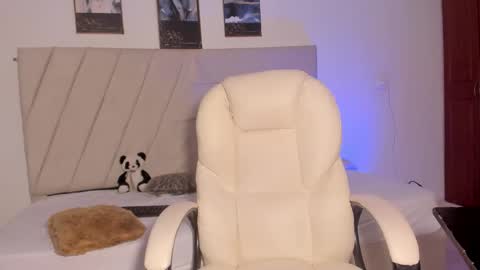 Snapshot of samaraa_smith1 chatting on February 2026 12:09:01 PM samaraa_smith1 online show from February 2026 12:09:01 PM