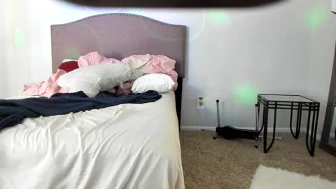 Yaya online show from October 2025 07:00:01 PM