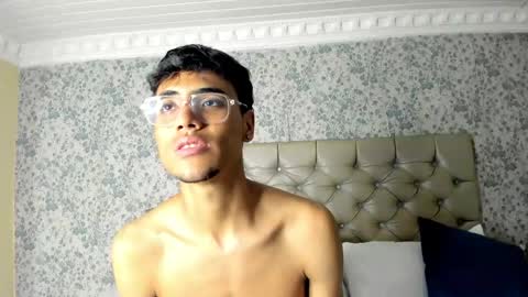 Samfrrost online show from May 2026 01:18:01 PM