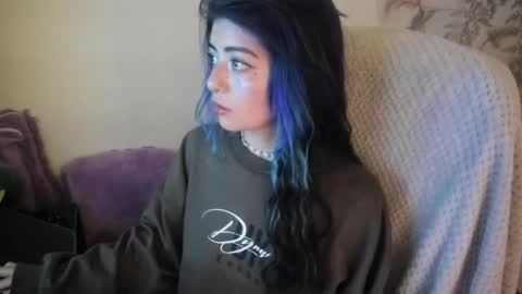   online show from December 2025 10:03:01 PM