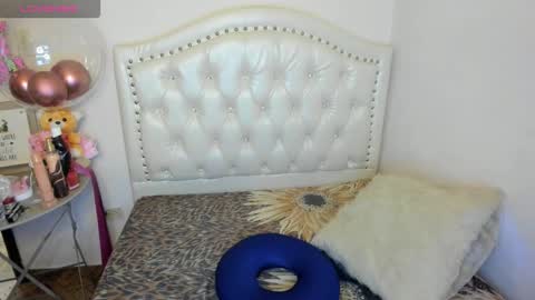 Snapshot of samstar_19 chatting on March 2026 07:14:02 AM Sam online show from March 2026 07:14:02 AM