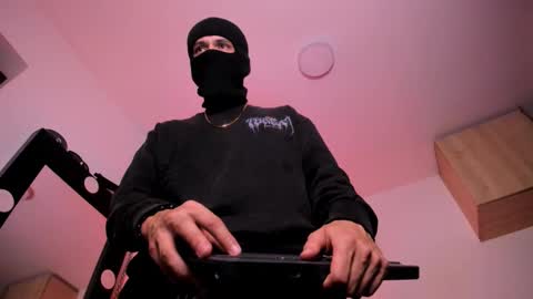   online show from September 2025 01:28:01 AM