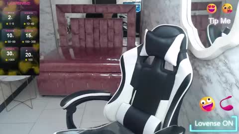 Snapshot of samy_collen_v chatting on April 2026 01:05:01 PM Samy online show from April 2026 01:05:01 PM