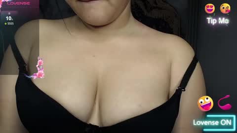 Snapshot of samy_collen_v chatting on April 2026 01:09:02 PM Samy online show from April 2026 01:09:02 PM