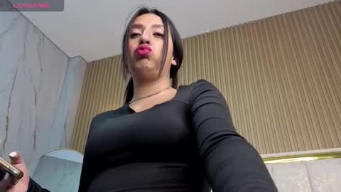 Snapshot of samy_queen_tx chatting on October 2025 12:11:01 PM Online 800 to 1400 online show from October 2025 12:11:01 PM