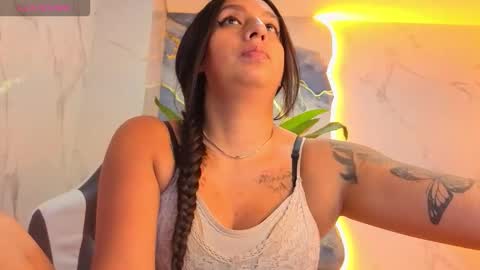 Snapshot of samy_queen_tx chatting on October 2025 03:06:01 AM Online 800 to 1400 online show from October 2025 03:06:01 AM