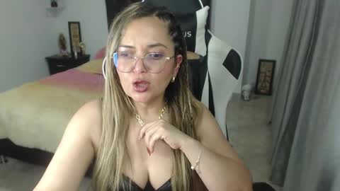 samy_vsn online show from February 2025 12:40:01 AM