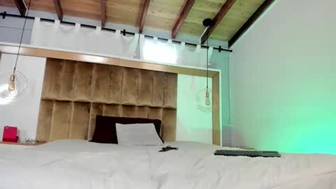 samysharky online show from November 2025 04:36:01 PM