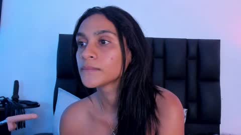 Snapshot of sander_mila chatting on January 2025 11:32:02 PM MilaSander online show from January 2025 11:32:02 PM