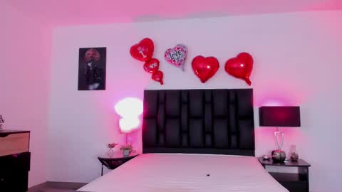 Snapshot of sander_mila chatting on February 2025 02:37:01 AM MilaSander online show from February 2025 02:37:01 AM